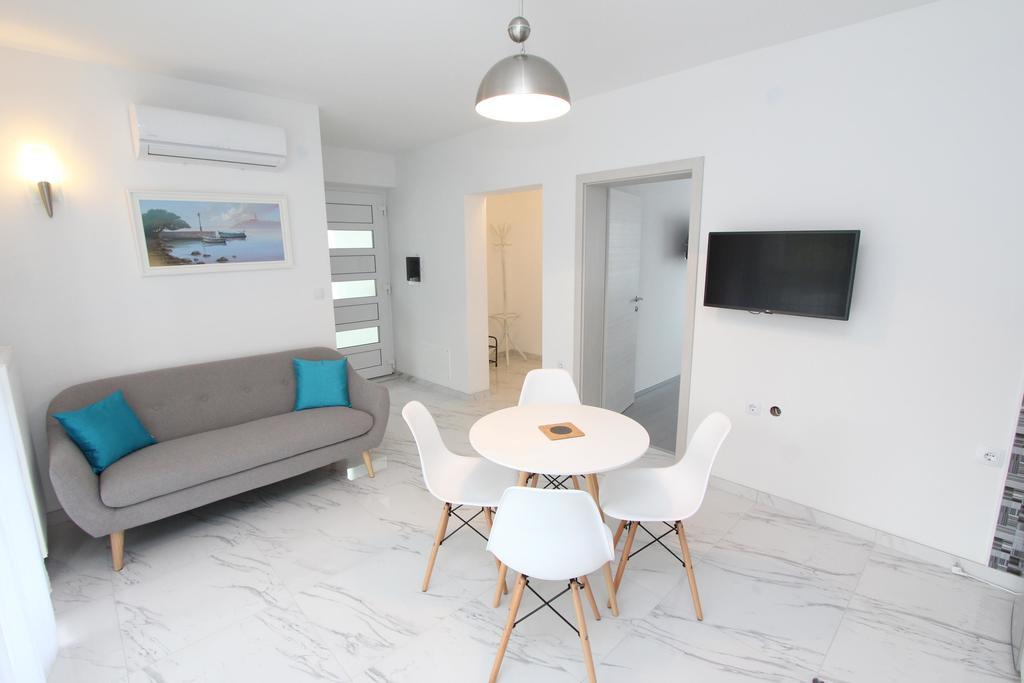 Apartment Karlo 1 Ровинь Экстерьер фото