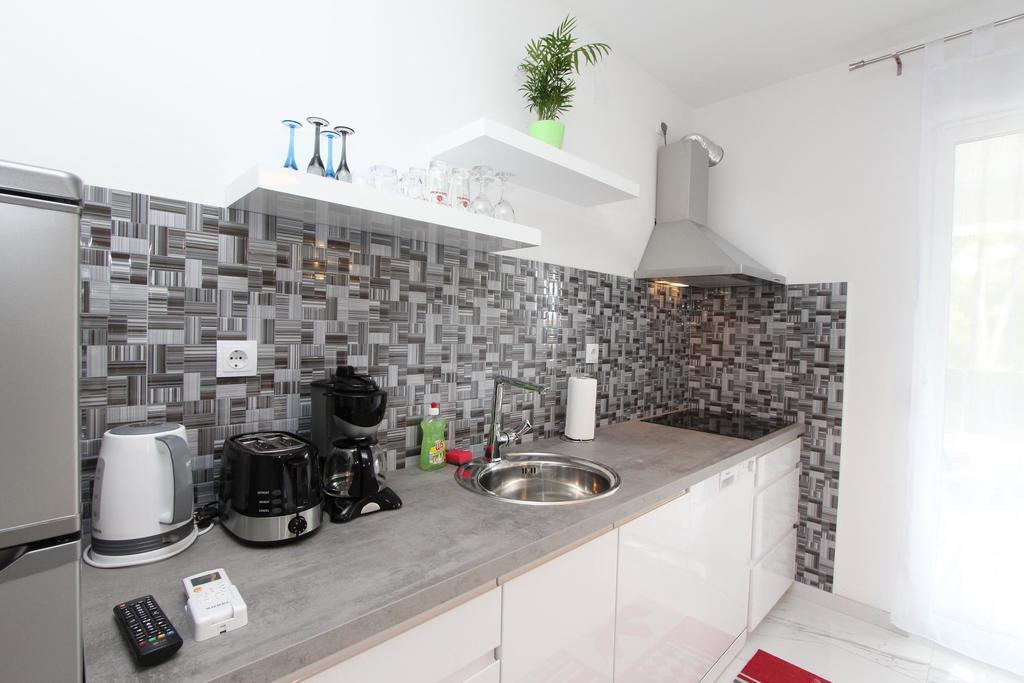 Apartment Karlo 1 Ровинь Экстерьер фото